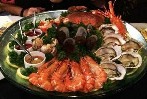 教室吃海鲜吃瓜,一场别开生面的美食之旅