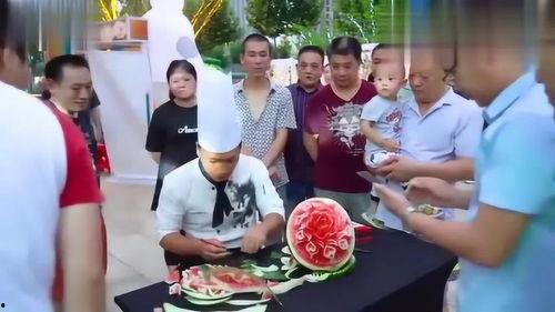 吃瓜群众围观下