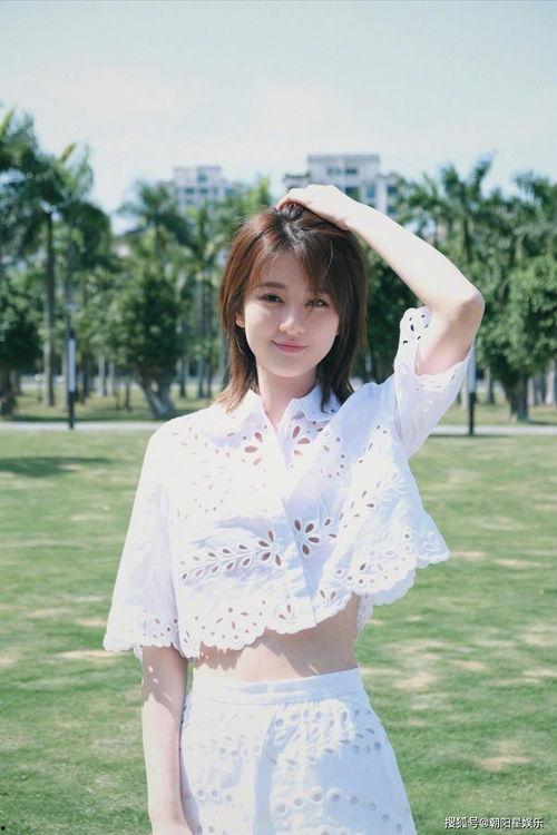 yoyo老师直播吃瓜