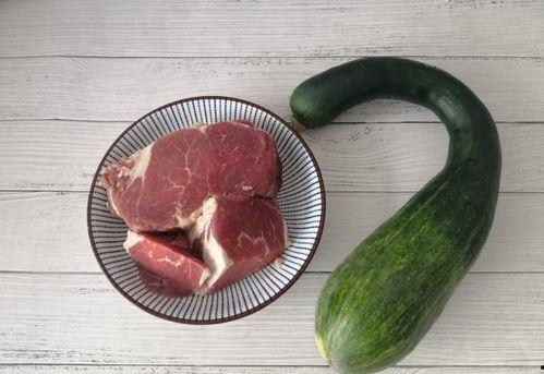 女人吃蜜瓜包,女性美食新宠，甜蜜滋味尽享其中