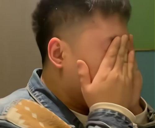 女生吃瓜反应男人吃瓜,女生吃瓜与男生吃瓜的反应大对比