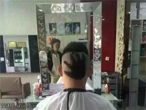 老年闺蜜吃瓜,吃瓜乐趣多，岁月静好话家常