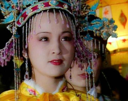贵妃娘娘前线吃瓜,宫廷风云尽收眼底